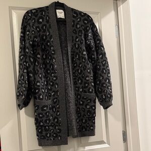Abercrombie Gray Leopard Print Women's Cardigan Sweater